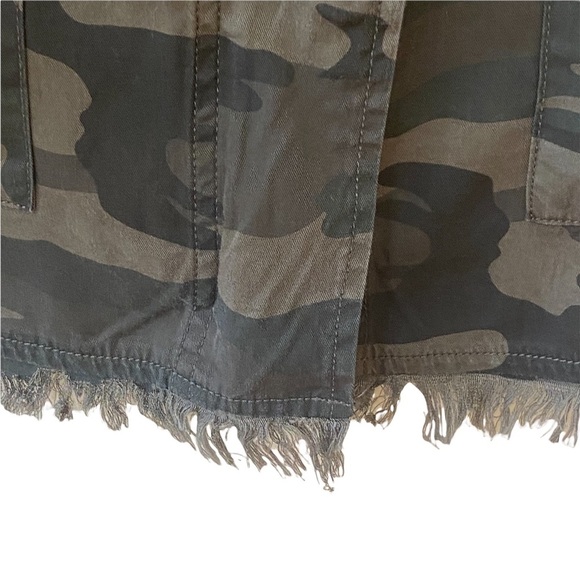 Sanctuary Camo Fray‎ Hem Utility Jacket - Picture 10 of 12